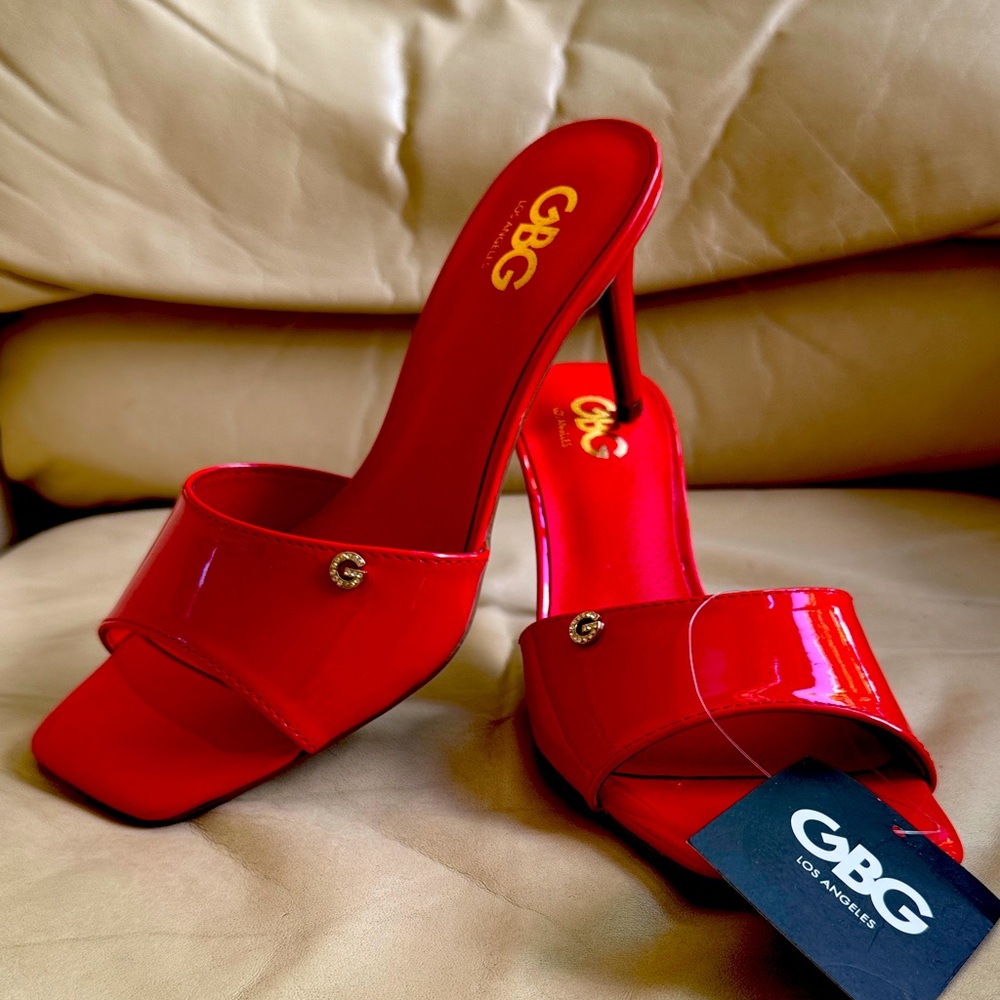 GBG Los Angeles Vibrant Red Heels Size 8.5